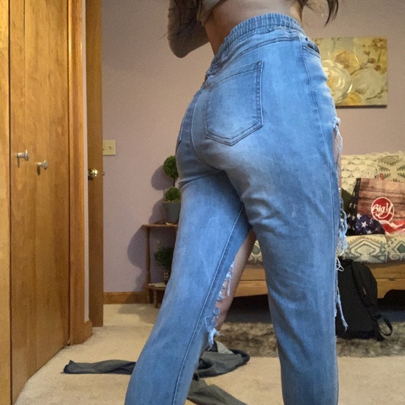 Ripped jeans - Picture 2 of 7